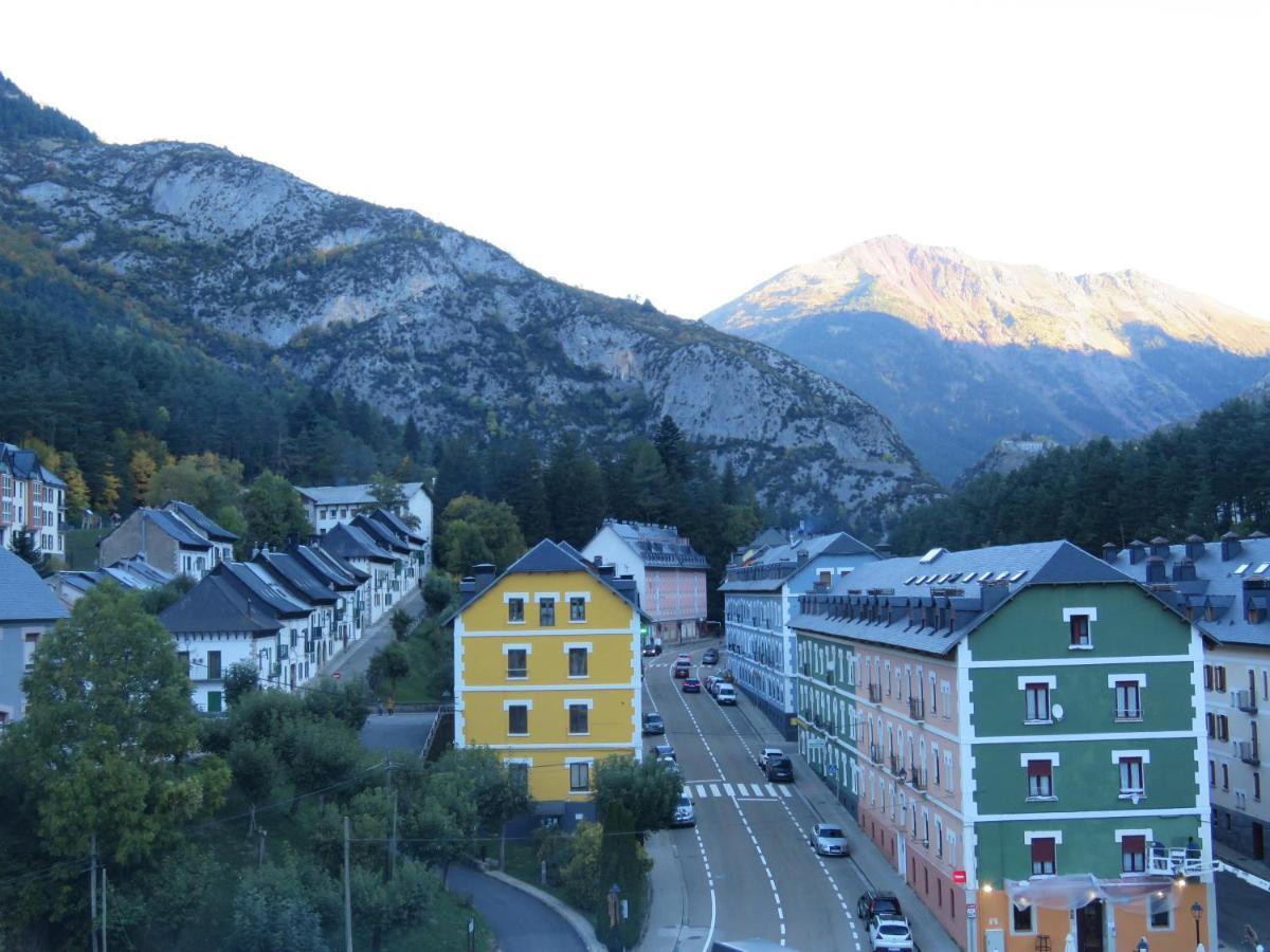 Atico Duplex Reformado Con Vistas A La Montana Daire Canfranc Dış mekan fotoğraf